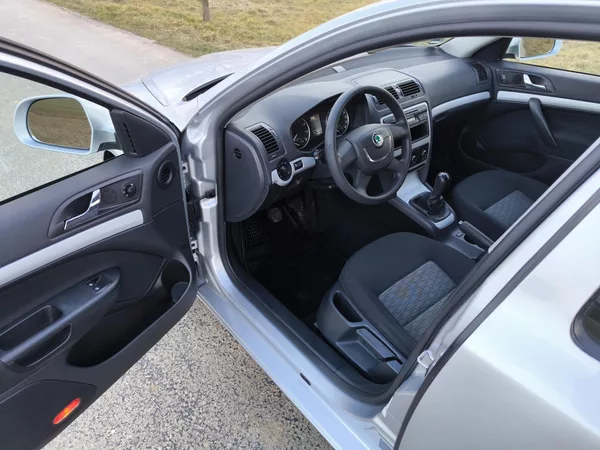 Škoda Octavia 1,6MPI 75kW SERVISKA 1 MAJITEL - foto 11