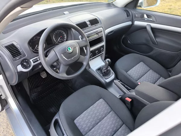 Škoda Octavia 1,6MPI 75kW SERVISKA 1 MAJITEL - foto 16
