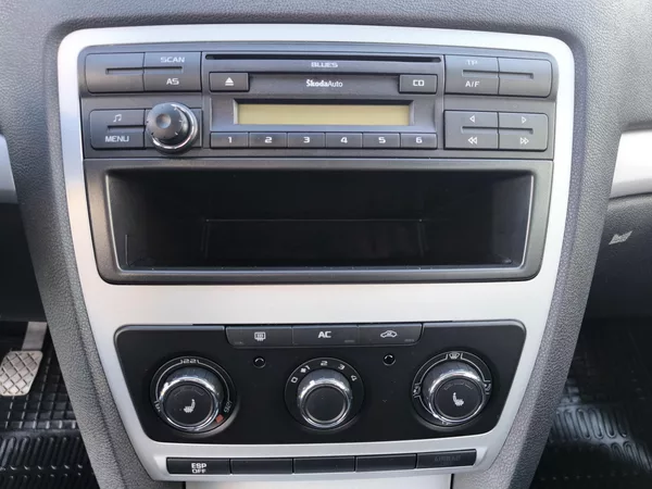 Škoda Octavia 1,6MPI 75kW SERVISKA 1 MAJITEL - foto 34