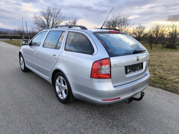 Škoda Octavia 1,6MPI 75kW SERVISKA 1 MAJITEL - foto 7