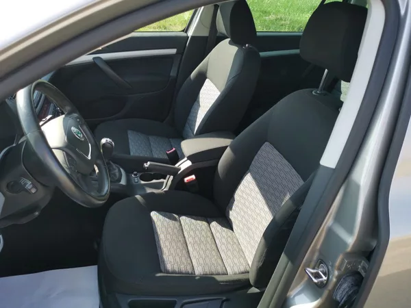 Škoda Octavia 1,6MPI 75kW 1MAJITEL - foto 14