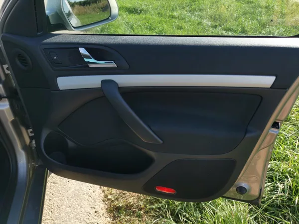 Škoda Octavia 1,6MPI 75kW 1MAJITEL - foto 18