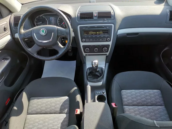 Škoda Octavia 1,6MPI 75kW 1MAJITEL - foto 24