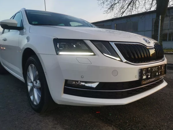 Škoda Octavia 2,0TDI DSG 110kW ACC STYLEPLUS - foto 10