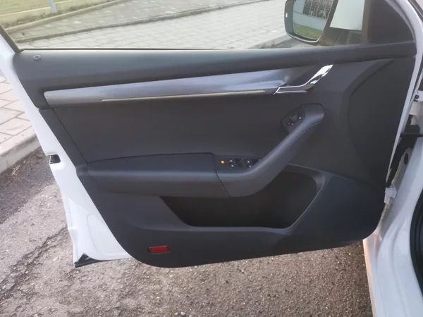 Škoda Octavia 2,0TDI DSG 110kW ACC STYLEPLUS - foto 19