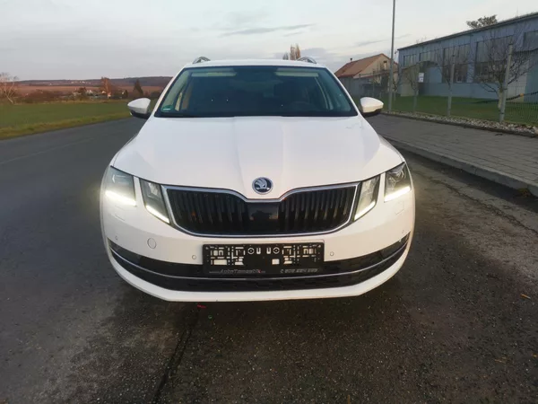 Škoda Octavia 2,0TDI DSG 110kW ACC STYLEPLUS - foto 2