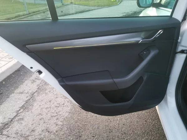 Škoda Octavia 2,0TDI DSG 110kW ACC STYLEPLUS - foto 34