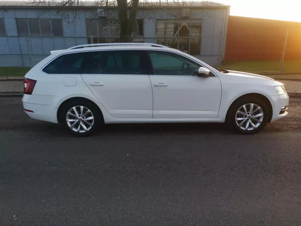 Škoda Octavia 2,0TDI DSG 110kW ACC STYLEPLUS - foto 4