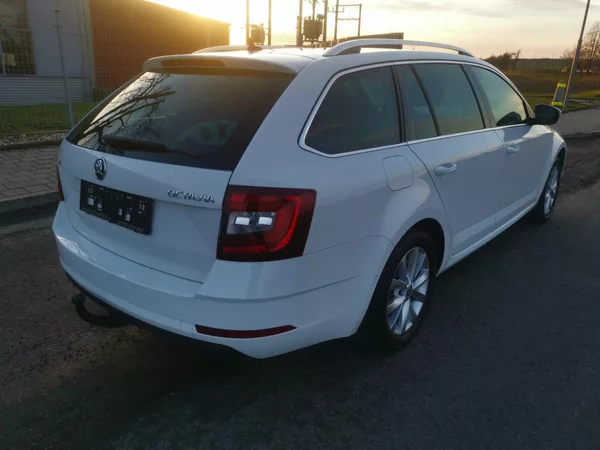 Škoda Octavia 2,0TDI DSG 110kW ACC STYLEPLUS - foto 5