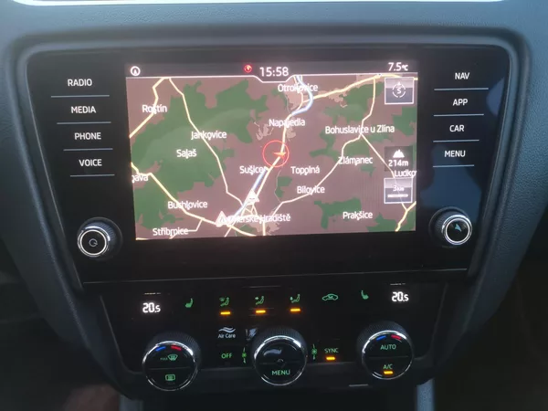 Škoda Octavia 2,0TDI DSG 110kW ACC STYLEPLUS - foto 53