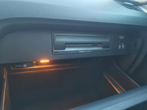 Škoda Octavia 2,0TDI DSG 110kW ACC STYLEPLUS - foto 59