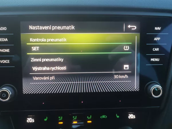 Škoda Octavia 2,0TDI DSG 110kW ACC STYLEPLUS - foto 83