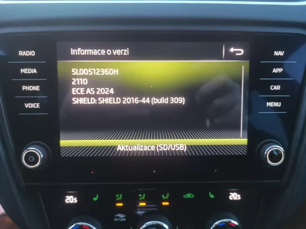 Škoda Octavia 2,0TDI DSG 110kW ACC STYLEPLUS - foto 86