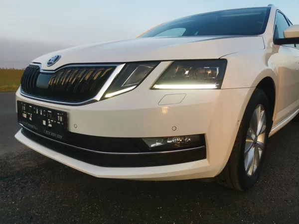 Škoda Octavia 2,0TDI DSG 110kW ACC STYLEPLUS - foto 9