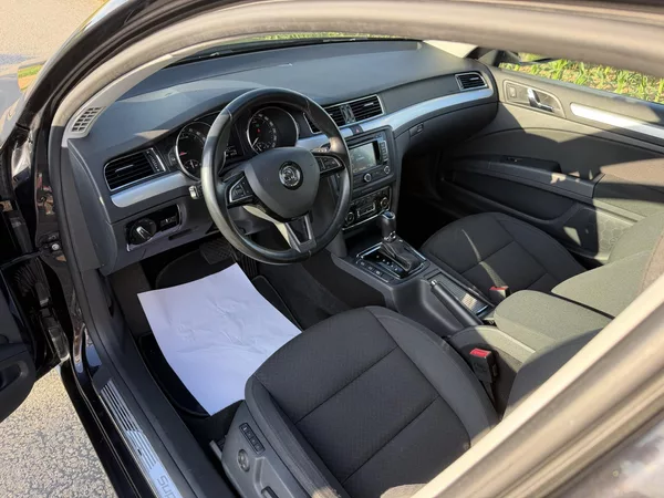 Škoda Superb 2,0TDI 125kW DSG ELEGANCE - foto 16