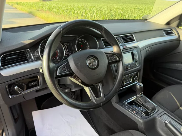 Škoda Superb 2,0TDI 125kW DSG ELEGANCE - foto 24