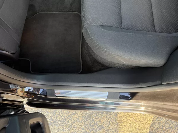 Škoda Superb 2,0TDI 125kW DSG ELEGANCE - foto 37