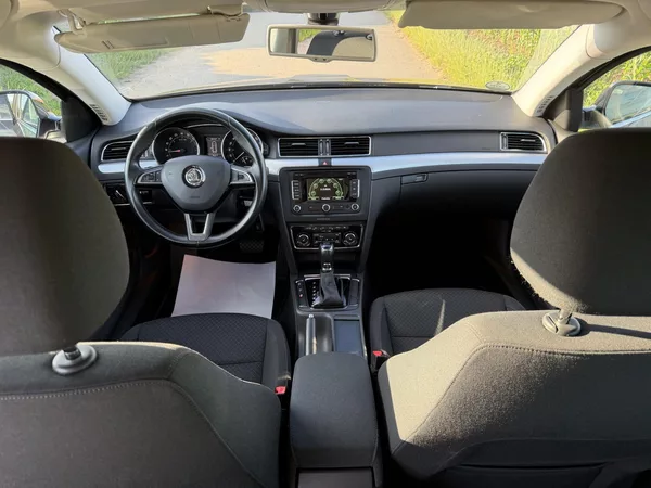 Škoda Superb 2,0TDI 125kW DSG ELEGANCE - foto 41