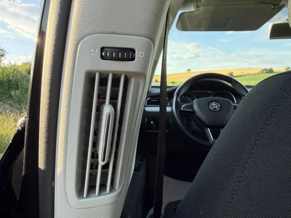 Škoda Superb 2,0TDI 125kW DSG ELEGANCE - foto 44