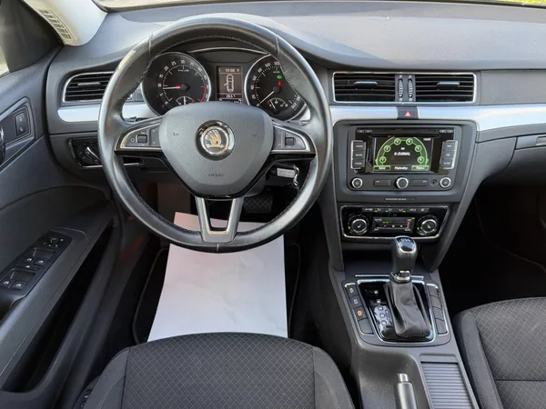 Škoda Superb 2,0TDI 125kW DSG ELEGANCE - foto 45
