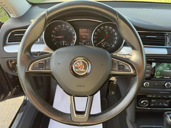 Škoda Superb 2,0TDI 125kW DSG ELEGANCE - foto 49