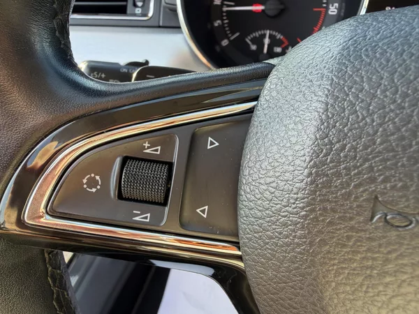 Škoda Superb 2,0TDI 125kW DSG ELEGANCE - foto 50