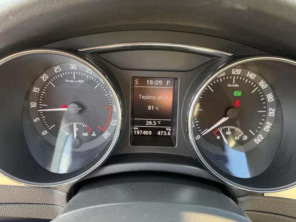 Škoda Superb 2,0TDI 125kW DSG ELEGANCE - foto 58