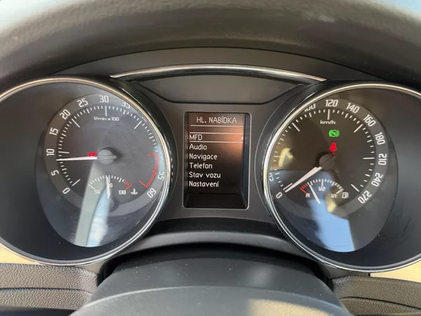 Škoda Superb 2,0TDI 125kW DSG ELEGANCE - foto 59