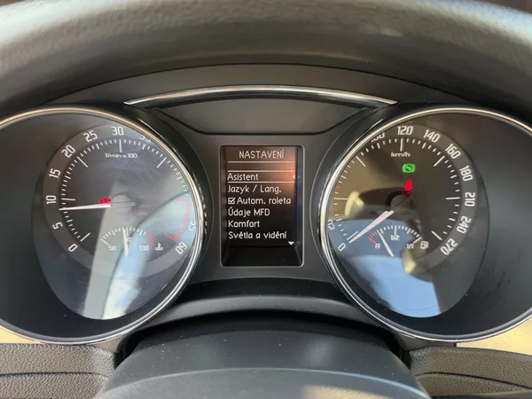 Škoda Superb 2,0TDI 125kW DSG ELEGANCE - foto 60