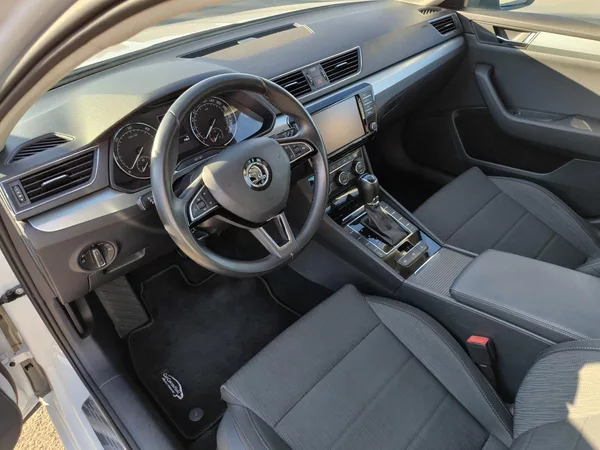 Škoda Superb 2,0TDI 110kW DSG ACC STYLEPLUS - foto 22