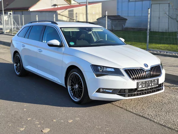 Škoda Superb 2,0TDI 110kW DSG ACC STYLEPLUS - foto 3
