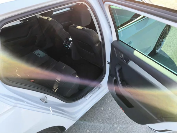 Škoda Superb 2,0TDI 110kW DSG ACC STYLEPLUS - foto 37