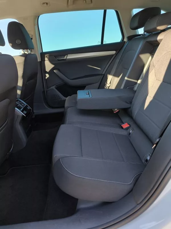 Škoda Superb 2,0TDI 110kW DSG ACC STYLEPLUS - foto 45