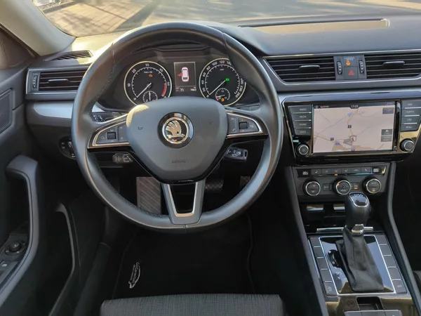 Škoda Superb 2,0TDI 110kW DSG ACC STYLEPLUS - foto 51