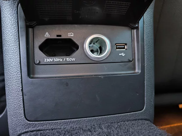 Škoda Superb 2,0TDI 110kW DSG ACC STYLEPLUS - foto 54
