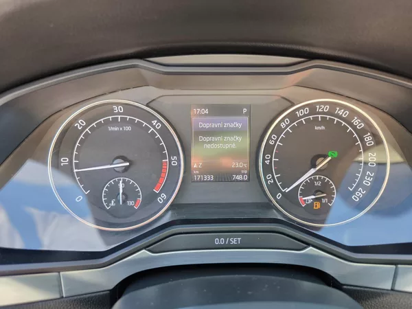 Škoda Superb 2,0TDI 110kW DSG ACC STYLEPLUS - foto 56