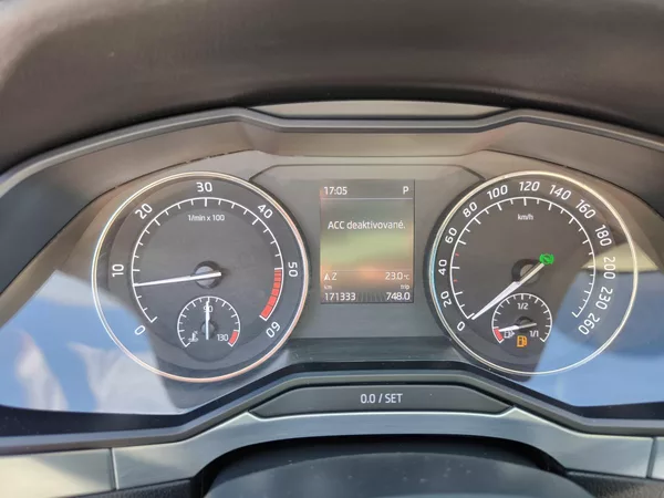 Škoda Superb 2,0TDI 110kW DSG ACC STYLEPLUS - foto 58