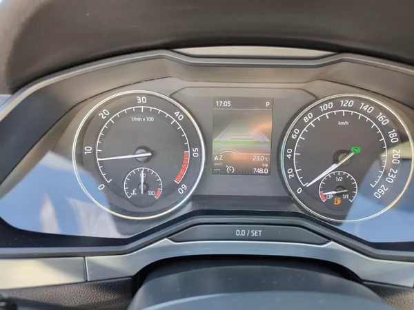Škoda Superb 2,0TDI 110kW DSG ACC STYLEPLUS - foto 59