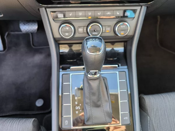 Škoda Superb 2,0TDI 110kW DSG ACC STYLEPLUS - foto 62
