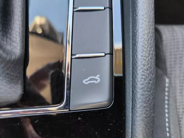 Škoda Superb 2,0TDI 110kW DSG ACC STYLEPLUS - foto 63