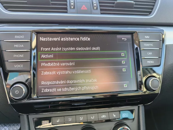 Škoda Superb 2,0TDI 110kW DSG ACC STYLEPLUS - foto 70