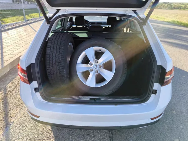 Škoda Superb 2,0TDI 110kW DSG ACC STYLEPLUS - foto 88