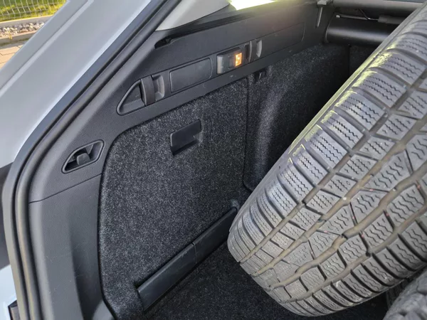 Škoda Superb 2,0TDI 110kW DSG ACC STYLEPLUS - foto 92