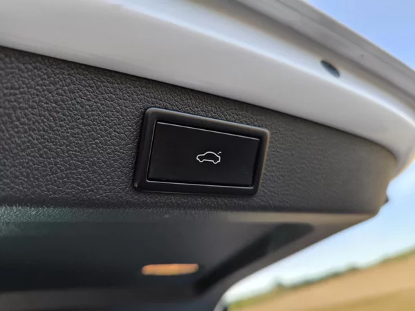 Škoda Superb 2,0TDI 110kW DSG ACC STYLEPLUS - foto 95