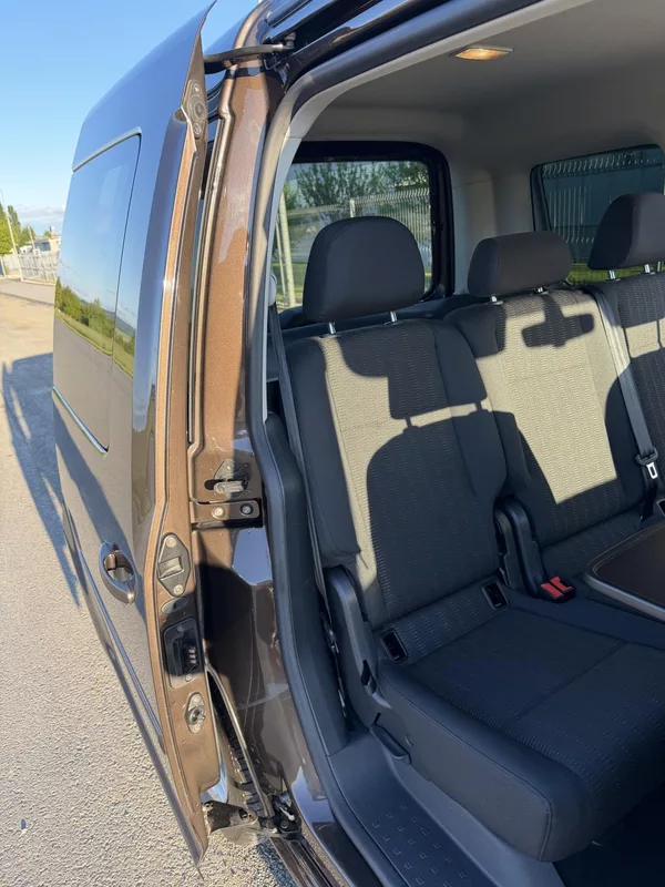 Volkswagen Caddy 2,0TDI LED 1MAJITEL r.1949 - foto 30