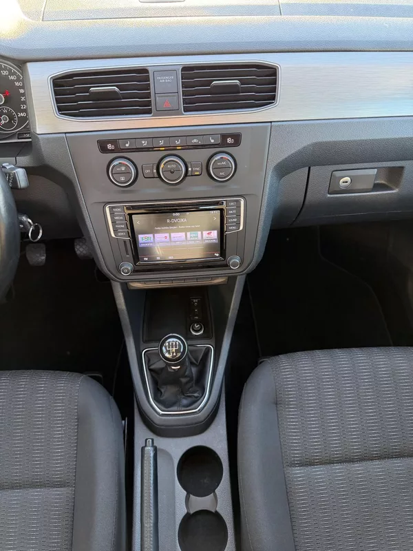 Volkswagen Caddy 2,0TDI LED 1MAJITEL r.1949 - foto 34