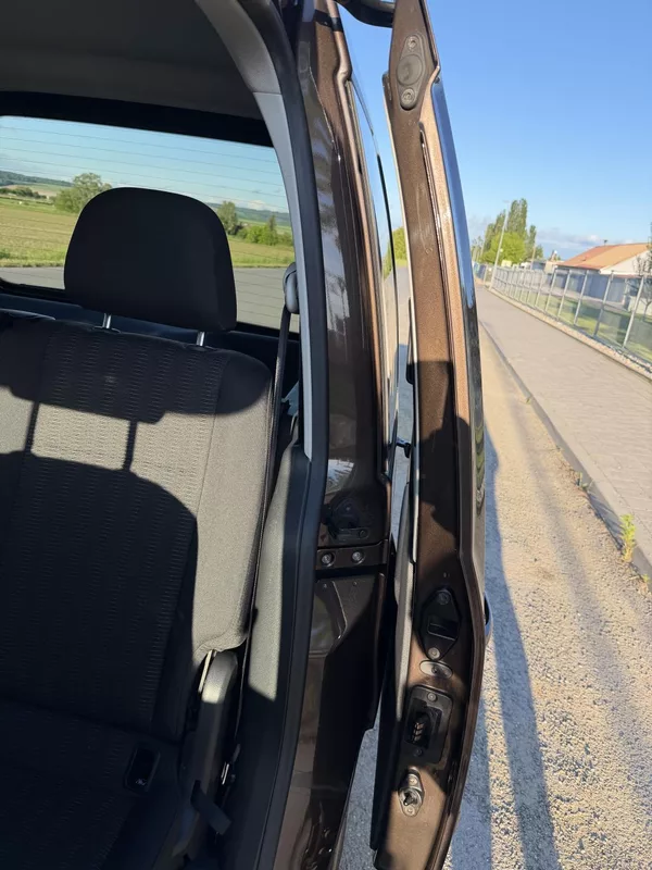 Volkswagen Caddy 2,0TDI LED 1MAJITEL r.1949 - foto 38