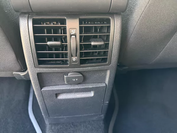 Volkswagen Caddy 2,0TDI LED 1MAJITEL r.1949 - foto 43