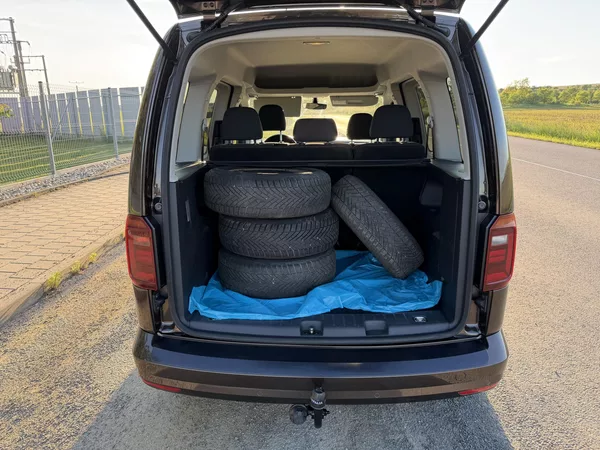 Volkswagen Caddy 2,0TDI LED 1MAJITEL r.1949 - foto 68