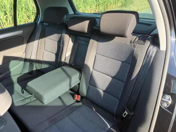 Volkswagen Golf VI 1,4i16V STYLE 1 MAJITEL - foto 35